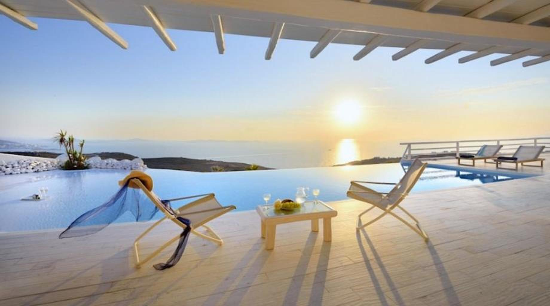 Villa de luxe à Mykonos avec piscine à débordement - court de tennis et vue sur la mer